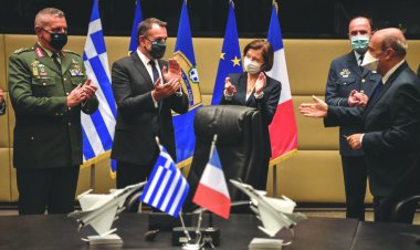 Yunanistan Fransa için Afrika'ya asker gönderme ihtimalini tartışıyor