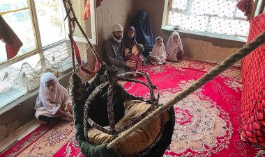 Afganistan'daki çocuklar açlık nedeniyle ölümle karşı karşıya