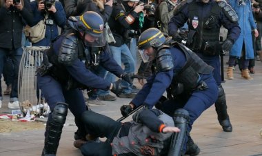 Fransa'da cumhurbaşkanı adayı Poutou: Polis her yıl 15 kadar genci öldürüyor