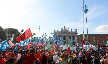 İtalya'da 200 bin kişi faşizme karşı gösteri yaptı