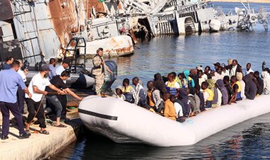 Tunus açıklarında 340 düzensiz göçmen kurtarıldı