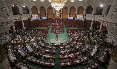 AB: Tunus'ta meclis süresiz olarak kapalı kalamaz