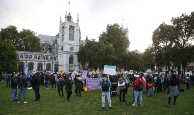 İngiltere'de 'mülteci karşıtı yasa tasarısı' protesto edildi