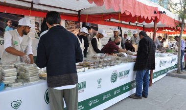 Umut Kervanı Batman’da yetim ve muhtaçlar için kermes açtı