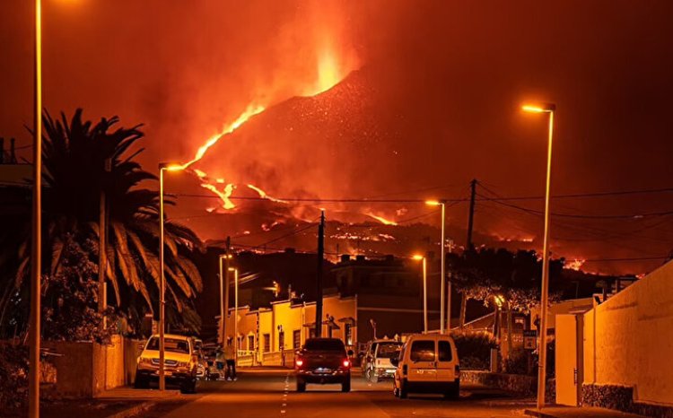 La Palma Adası'nda volkandan çıkan lavlar 33 günde 2 bin 185 binayı kül etti