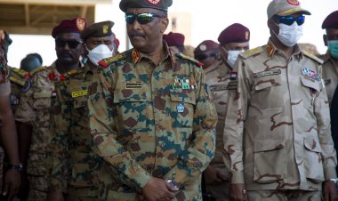 Sudan'ın darbeci lideri Orgeneral Burhan 4 bakanın serbest kalmasına karar verdi