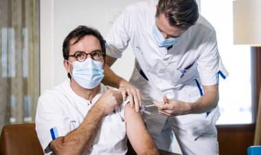 Belçika'da aşı yaptırmayan sağlık personelinin işine son verilecek