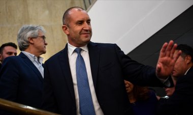 Bulgaristan'da yapılan cumhurbaşkanlığı seçimini Rumen Radev kazandı