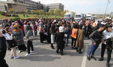Süleymaniye'de güvenlik güçleri üniversite öğrencilerinin gösterisine müdahale etti