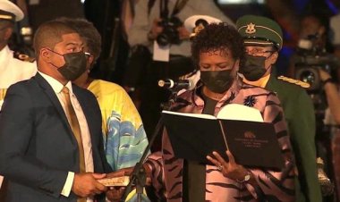 Barbados'ta cumhuriyetin resmen ilan edilmesiyle İngiliz hakimiyeti sona erdi