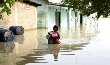 Hindistan'ın güneyinde şiddetli yağışlar nedeniyle 54 binden fazla kişi tahliye edildi