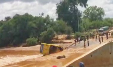 Kenya'da düğün otobüsü nehre düştü: En az 23 ölü