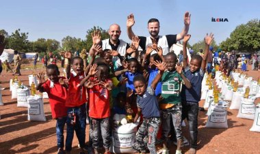Avrupa Yetim Eli Mali'deki muhtaçlara gıda yardımı yaptı