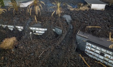 Cumbre Vieja Yanardağı'ndan çıkan lavlar 82 günde 2881 binayı yok etti