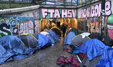Paris'te göçmenlere yönelik kılıçlı saldırı