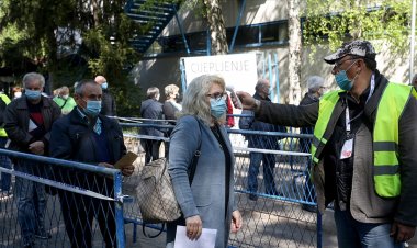 Kovid-19'un omicron varyantı Balkanlar'a da sıçradı