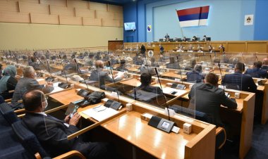 Sırp Entite Meclisinde alınan kararlara tepkiler sürüyor