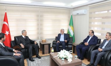 Bülent Arınç'tan HÜDA PAR Genel Başkanı Yapıcıoğlu'na ziyaret