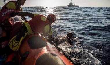 Libya açıklarında 2 göçmen teknesi alabora oldu: 164 ölü