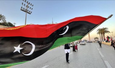 Libyalılar egemenliklerinin 70’inci yılını Şehitler Meydanı'nda kutladı