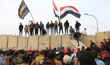 Irak'ta seçim sonuçlarına itiraz eden göstericiler Yeşil Bölge'ye girişleri kapattı