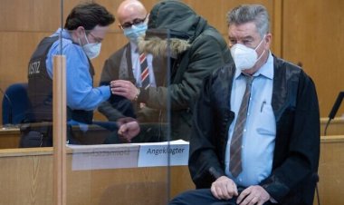 Almanya Esed rejiminin doktorunu işkenceden yargılamaya başladı