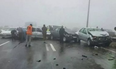 İran'da zincirleme kaza: 30 araç birbirine girdi