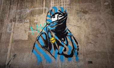 Fransa'da Yahudilerin şikayeti üzerine başörtülü duvar resmine soruşturma açıldı