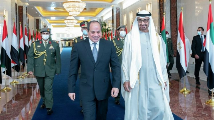 Darbeci Sisi, BAE ve Bahreyn liderleri ile bir araya geldi
