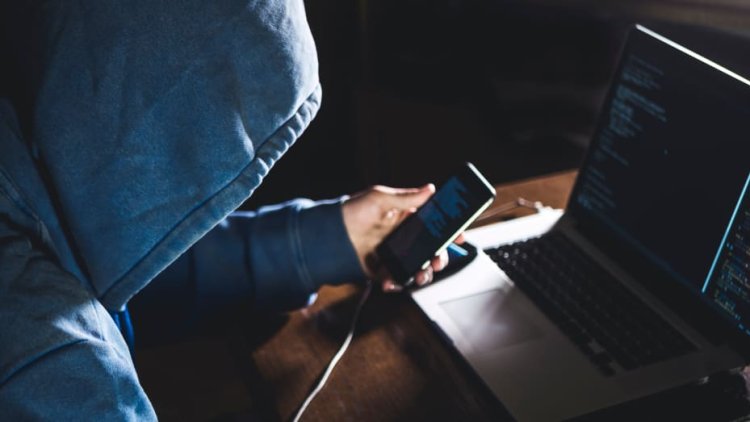 Dijital dünyada cebimizdeki casus ve beyin hacki