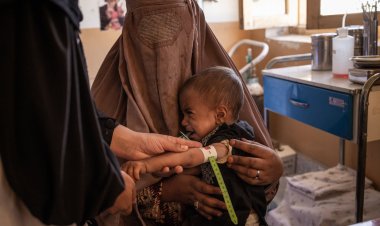 Açlıktan yürüyemeyen çocukların ülkesi Afganistan