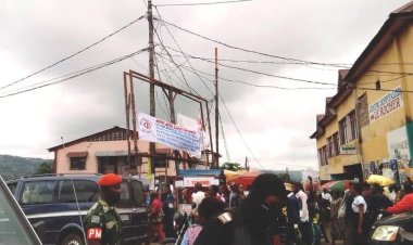 Düşen elektrik kablosu 26 kişiyi öldürdü