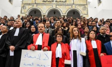Tunuslu hakimler, Yüksek Yargı Konseyi'nin feshedilmesini protesto için grevde