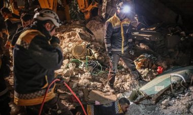 İdlib'de çöken harabe evde anne ve 3 çocuğu hayatını kaybetti