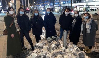 Almanya'da cami derneklerinden sokakta yaşayanlara yardım