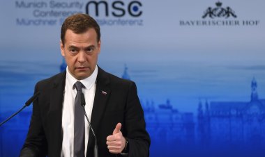 Medvedev: Avrupalılar yakında gazın bin metreküpüne 2 bin euro ödeyecek