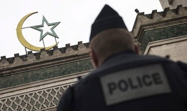 'İslam düşmanı' Fransa bir camiyi daha kapatıyor