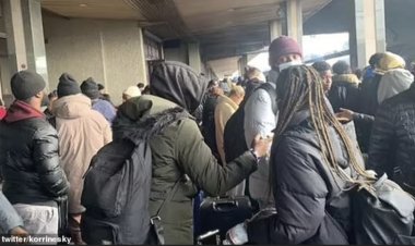 Batı ırkçılığı! Savaştan kaçanlara rengine göre muamele!