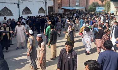 Pakistan'da camiye bombalı saldırı: En az 30 kişi öldü