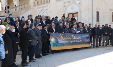 'Siyonist katillerin ürünlerini alarak cinayetlerine ortak olmayın'