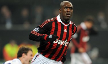 Dünyaca ünlü futbolcu Seedorf İslam'la şereflendi