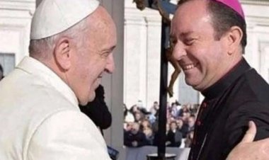 Papa'ya yakın piskopos cinsel istismardan suçlu bulundu