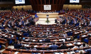 Avrupa Konseyi, Rusya'yı üyelikten çıkardı
