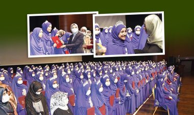 Mersin'de sevindiren görüntüler: 184 kız öğrenci icazetlerini aldı