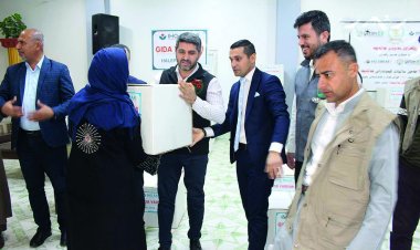 Avrupa Yetimeli ve İHO EBRAR Halepçe'de yüzlerce aileye yardımda bulundu