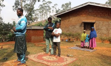 Rüyasında duyduğu ezanın peşine düştü Müslüman oldu