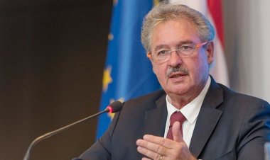 "İnsanlara ten rengine, diline, dinine göre davranmak kabul edilebilir değil"