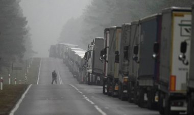 Polonya-Belarus sınırında 38 kilometre tır kuyruğu