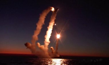 Rusya: Yüksek hassasiyetli füzelerle yakıt depoları vuruldu