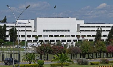 Başbakan Han'ın çağrısı üzerine Pakistan'da Meclis feshedildi